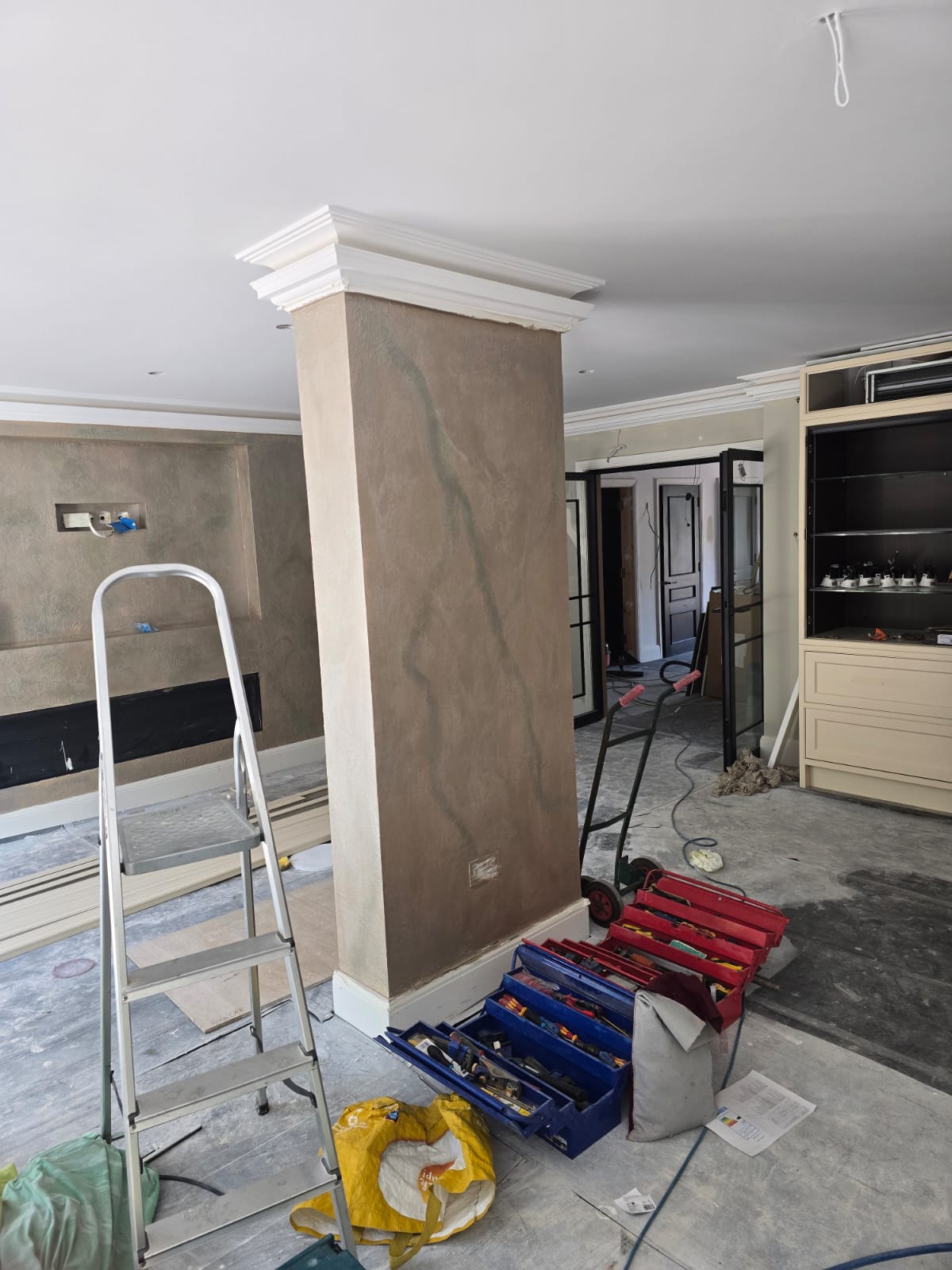 Marmorino wall finish