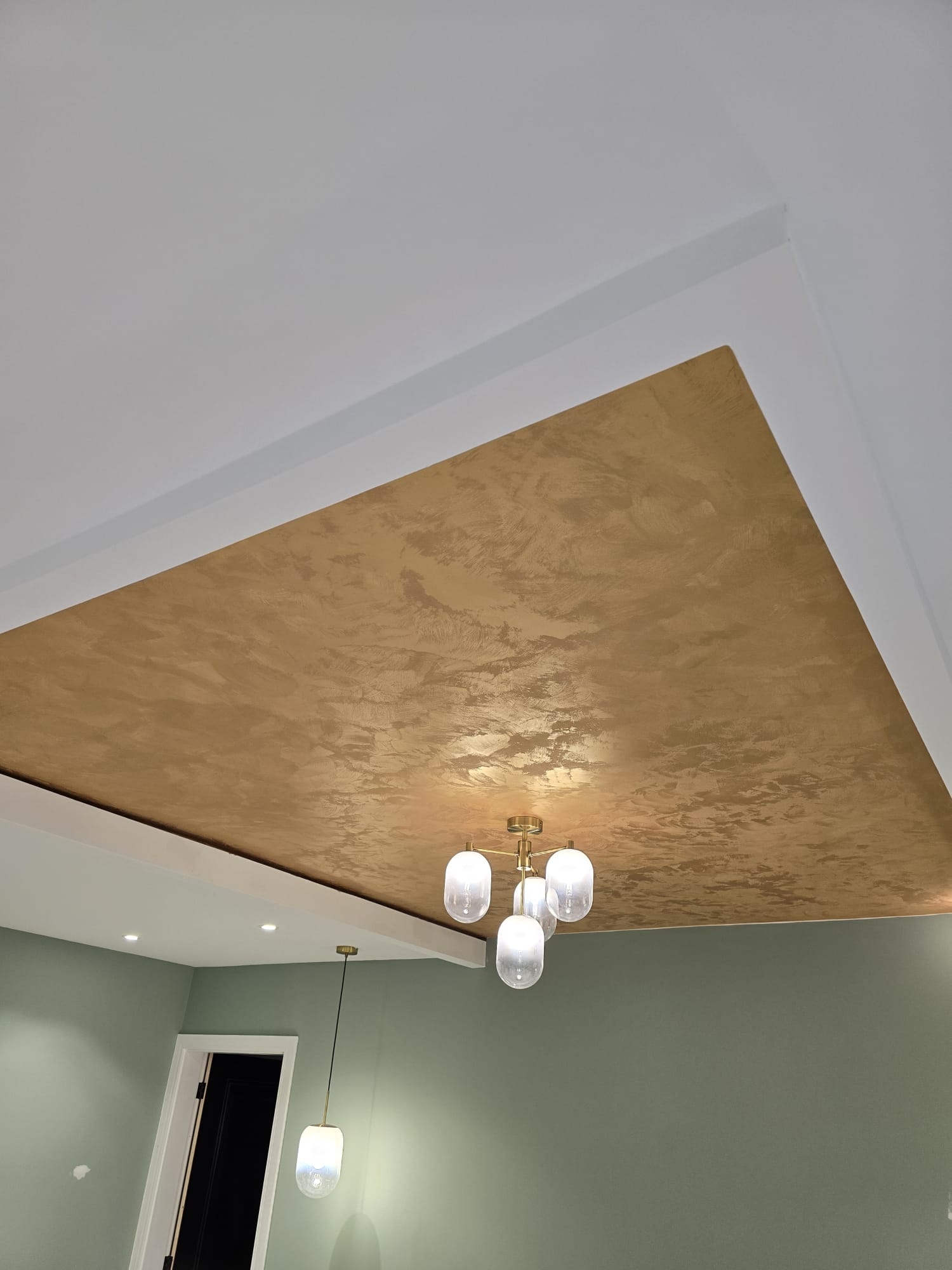 Decorative ceiling finish
